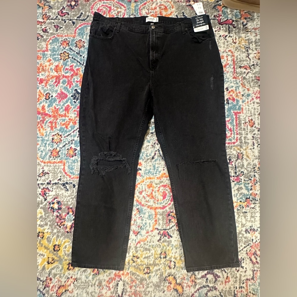 Abercrombie, ultra high rise, 90’s straight jean, 36/22 regular, curve love